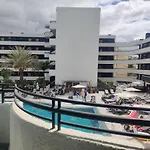 Luxury With Pool View Aparthotel