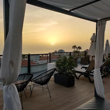 Luxury With Pool View 3* أذيخي