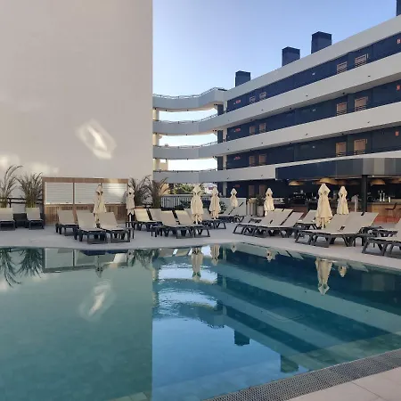 Luxury With Pool View 아파트호텔