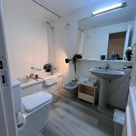 Luxury With Pool View 아파트호텔