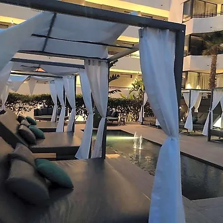 Luxury With Pool View Lägenhetshotell 3*