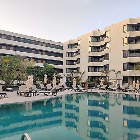 Lägenhetshotell Luxury With Pool View 3*