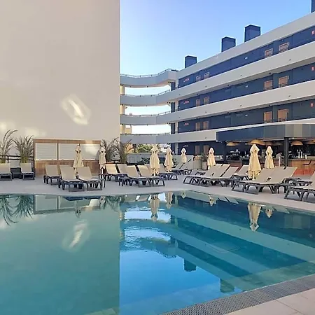Luxury With Pool View