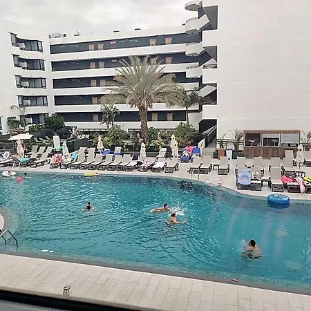 Luxury With Pool View Lägenhetshotell