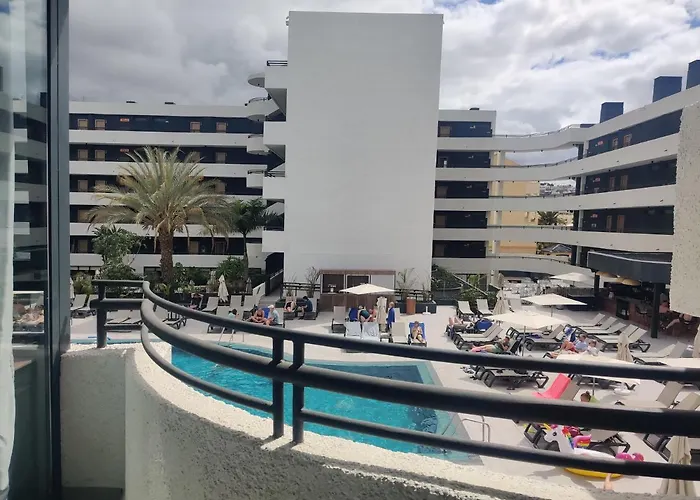 Luxury With Pool View Ξενοδοχείο με διαμερίσματα