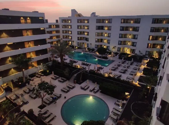 Lägenhetshotell Luxury With Pool View 3*